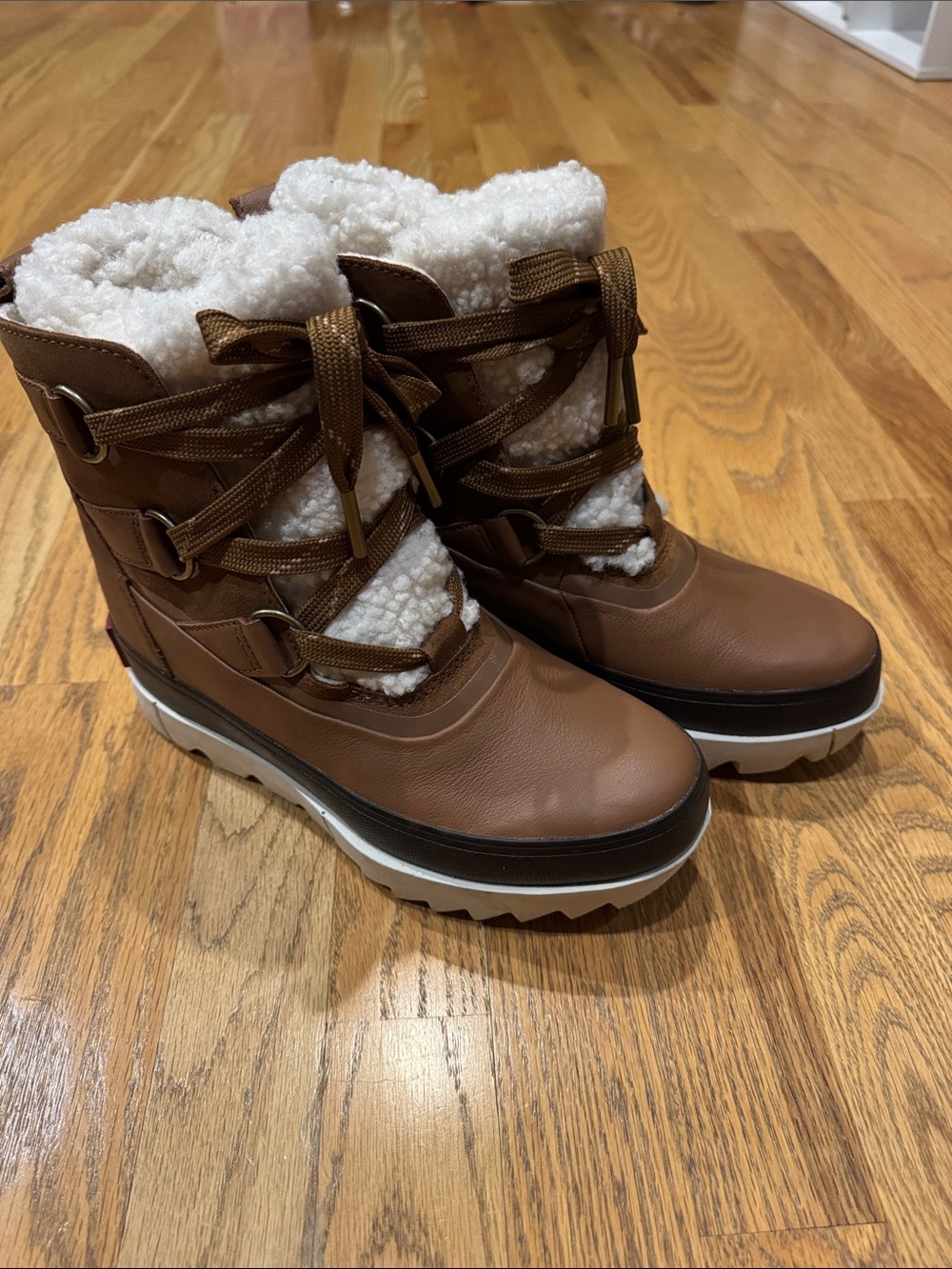 Sorel Brown & Cream Sherpa-Lined Lace-Up Winter Boots